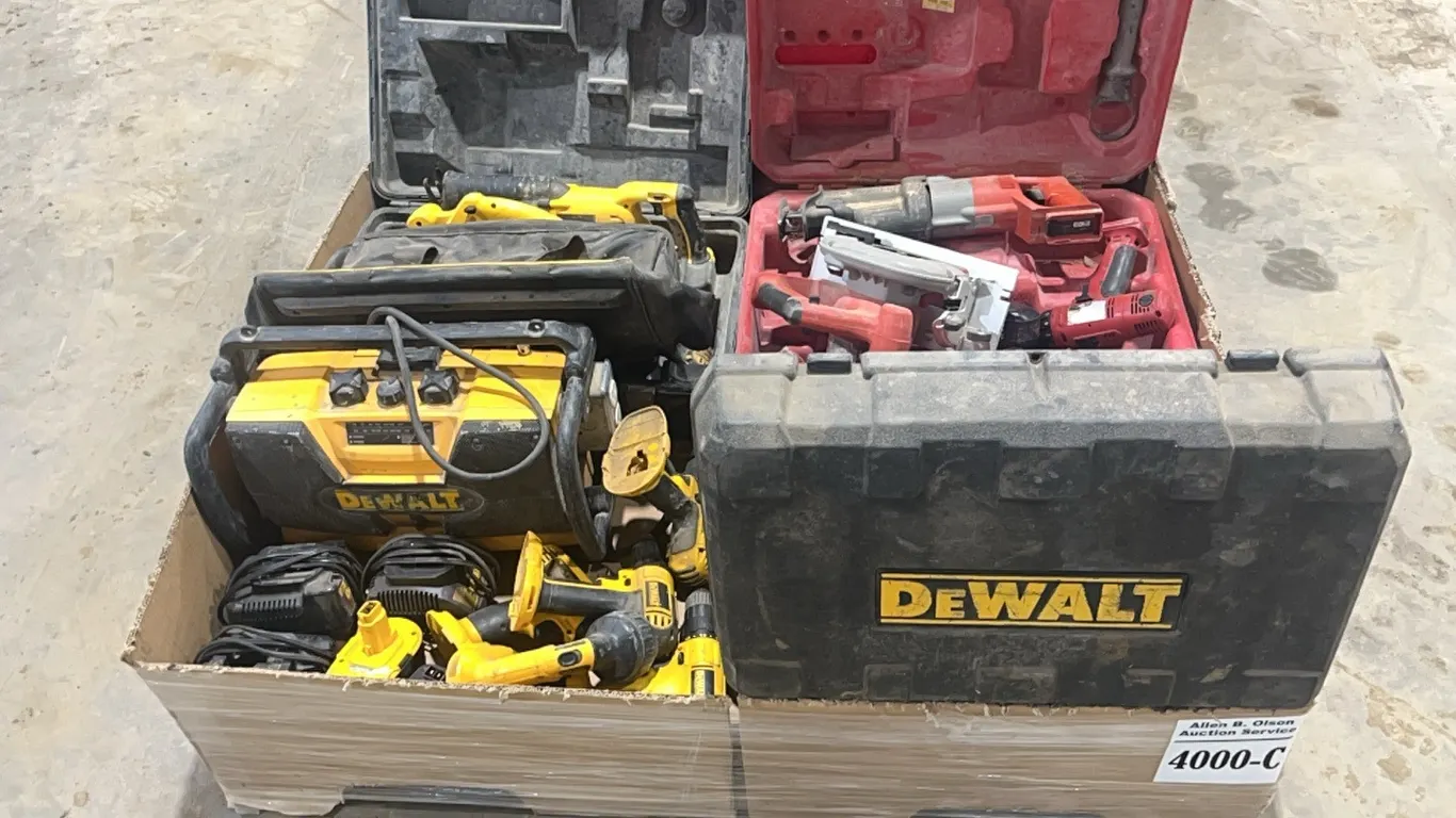 ASSORTED DEWALT & MILWAUKEE TOOLS