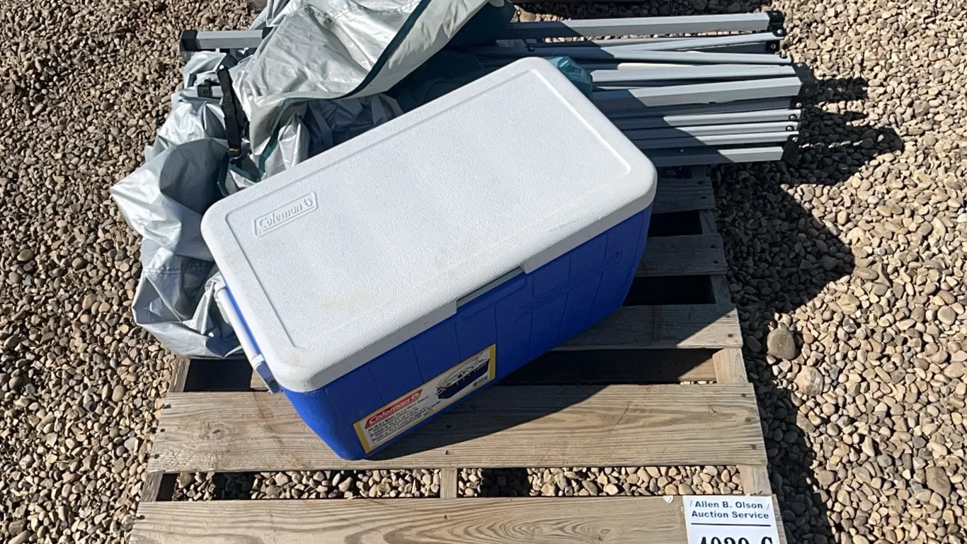 COLEMAN 45.4 LTR COOLER CHEST, CANOPY TENT - SIZE UNKNOWN