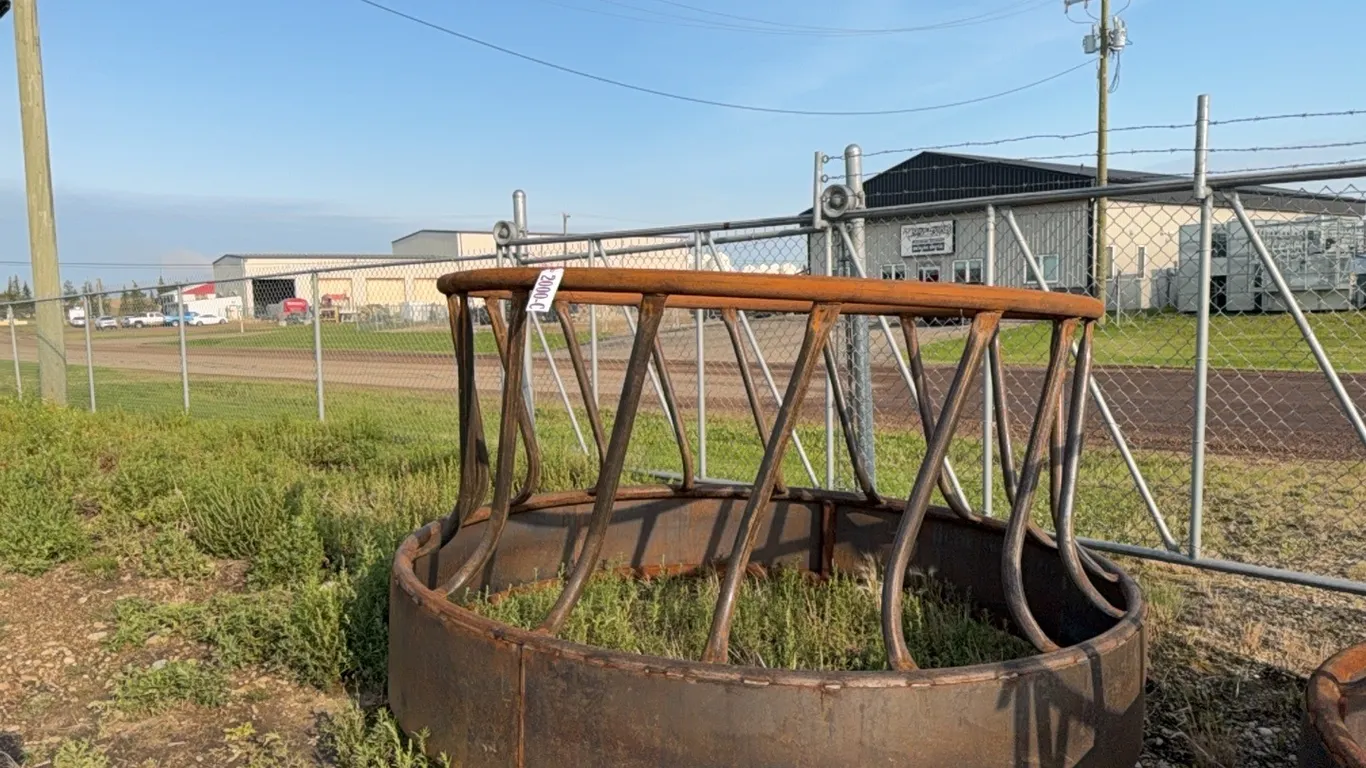 NEW/UNUSED SINGLE RD BALE FEEDER