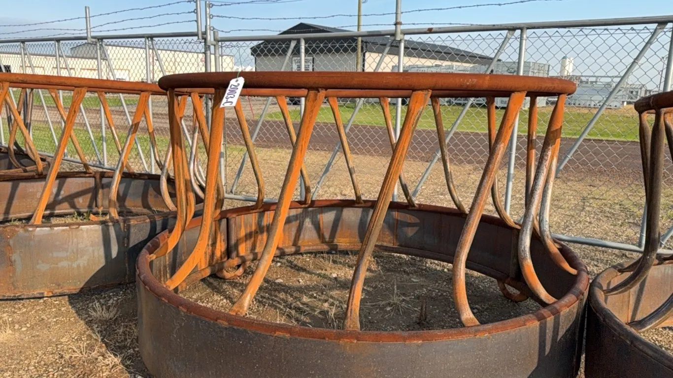 NEW/UNUSED SINGLE RD BALE FEEDER
