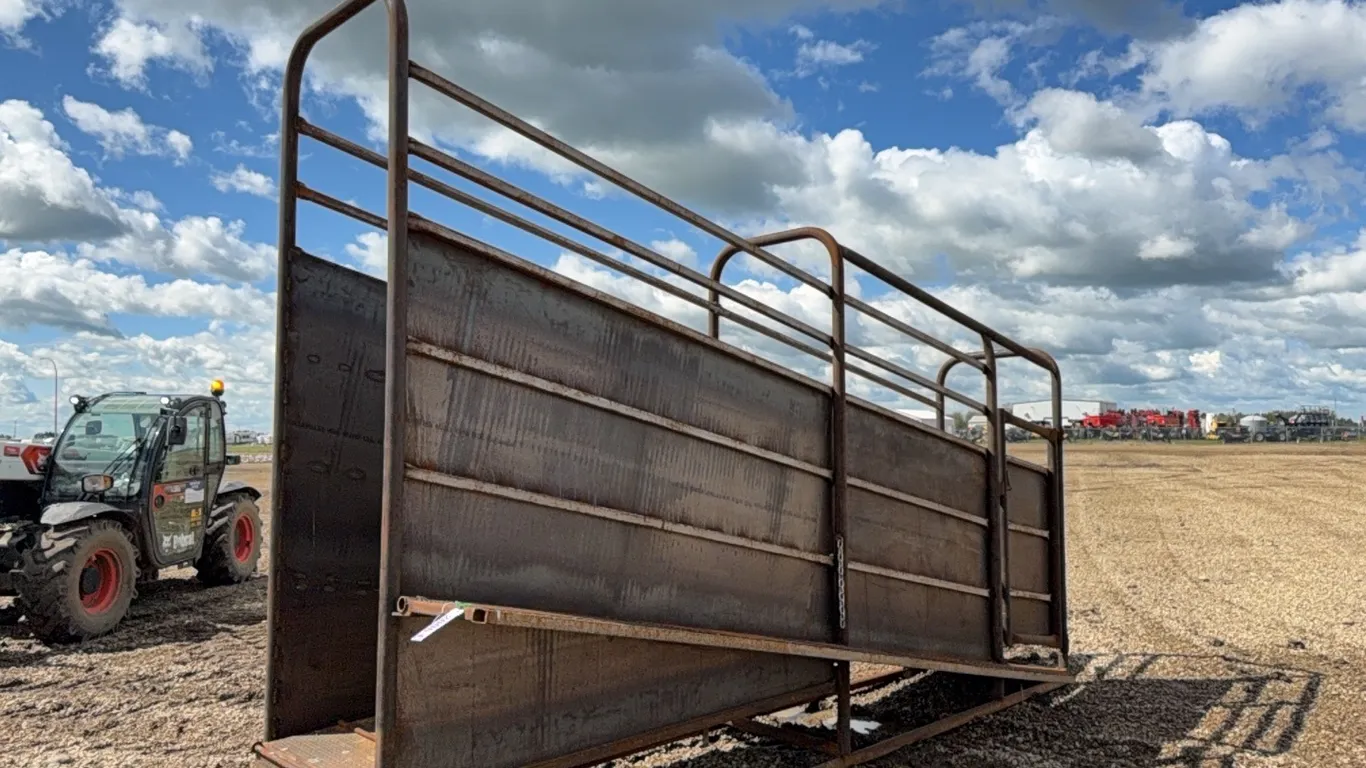NEW/UNUSED LOADING CHUTE