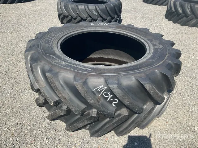 Michelin 176E AXIOBIB2 - VF 710/60R42 Tires
