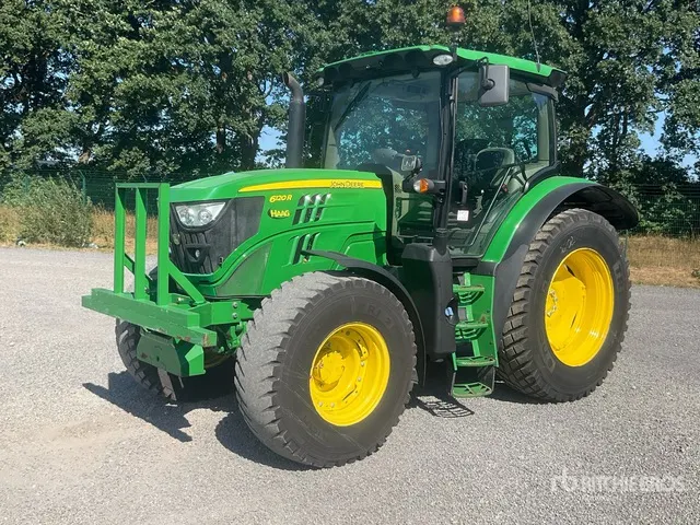 2016 John Deere 6120R 4WD Tractor