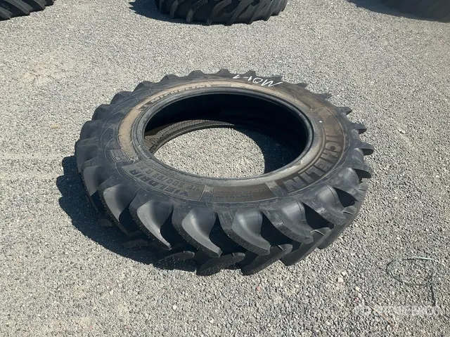 Michelin 154B AXIOBIB2 - VF 380/95R38 Tires