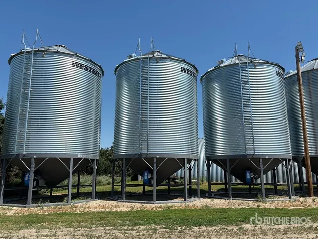 Westeel 1805 +/- 4900 bu 5 Ring Hopper Grain Bin