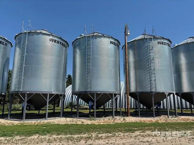 Westeel 1805 +/- 4900 bu 5 Ring Hopper Grain Bin