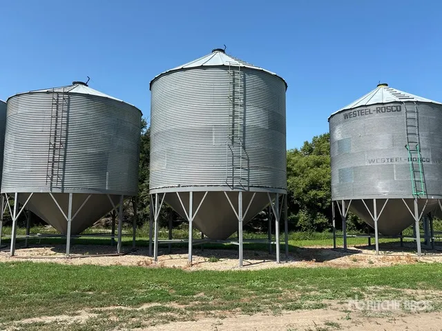 Westeel-Rosco +/- 4500 bu 6 Ring Hopper Grain Bin