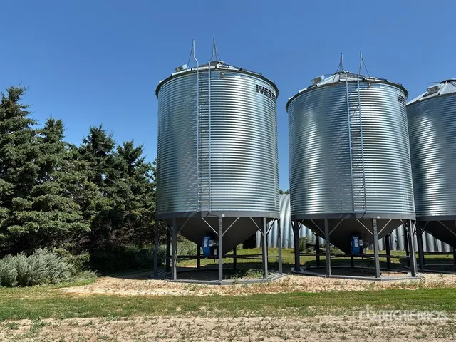 Westeel 1805 +/- 4900 bu 5 Ring Hopper Grain Bin