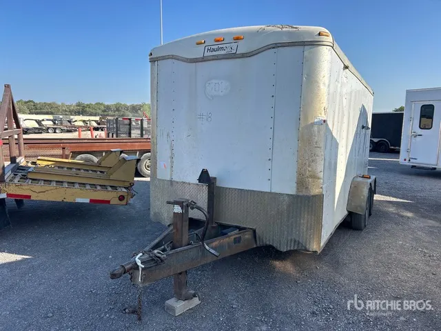 2004 Haulmark 16 ft T/A Enclosed Trailer