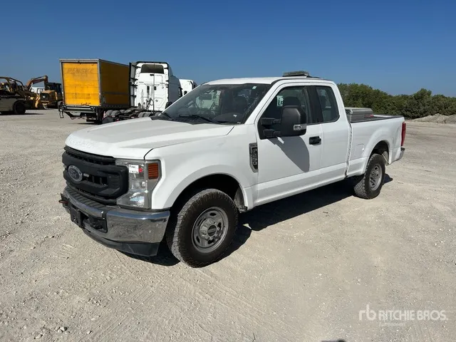 2022 Ford F-250 XL 4x2 Extended Cab Pickup