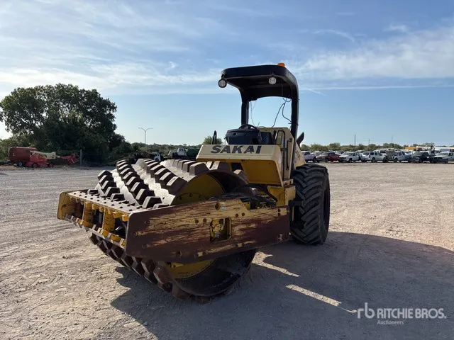 2014 Sakai SV540T Padfoot Drum Compactor