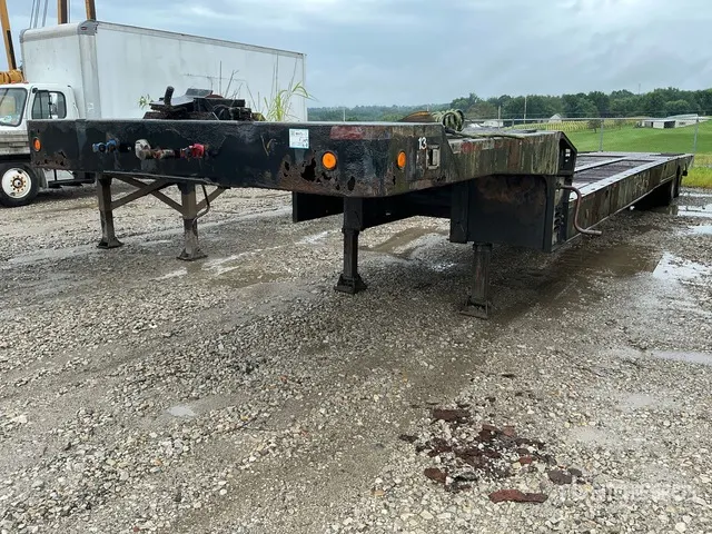 2000 Landoll 900 42 ft T/A Sliding Axle Trailer
