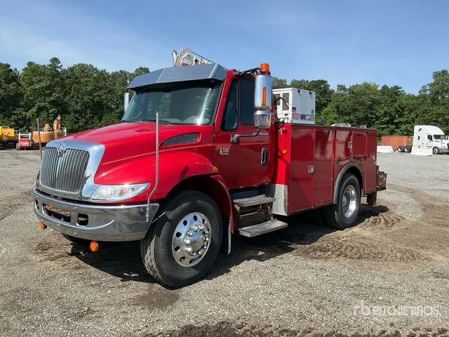 2006 International 4300 4x2 Service Truck