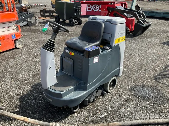 2021 Nilfisk ES4000 Electric Ride-On Carpet Extractor