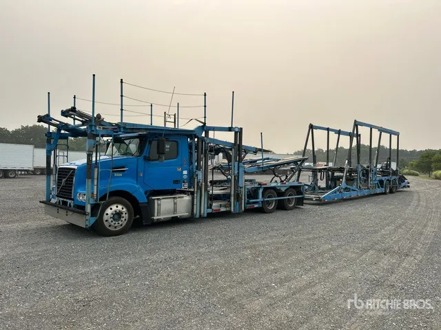2015 Volvo VAH 6x4 Car Carrier Truck
