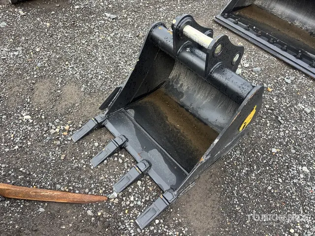 Trojan 35CL 24 in Digging Excavator Bucket - Fits 40mm Cat 303, 303.5, 304 Case, New Holland, Kobelco SK35 Deere/Hitachi 35D/G