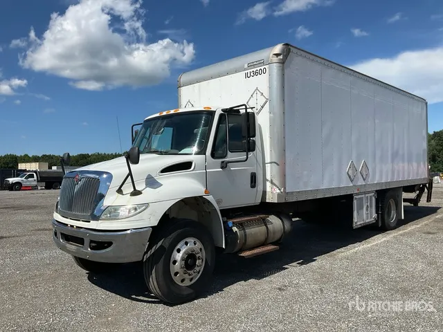 2017 International 4300 4x2 Refrigerated Truck