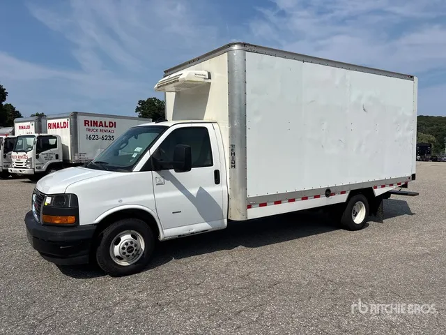2024 GMC Savana 3500 4x2 Refrigerated Truck