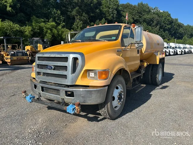 2005 Ford F-650 4x2 Water Truck (Inoperable)