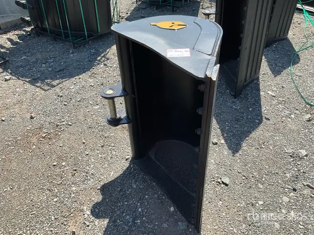 Trojan 50CL 42 in Cleanup Excavator Bucket