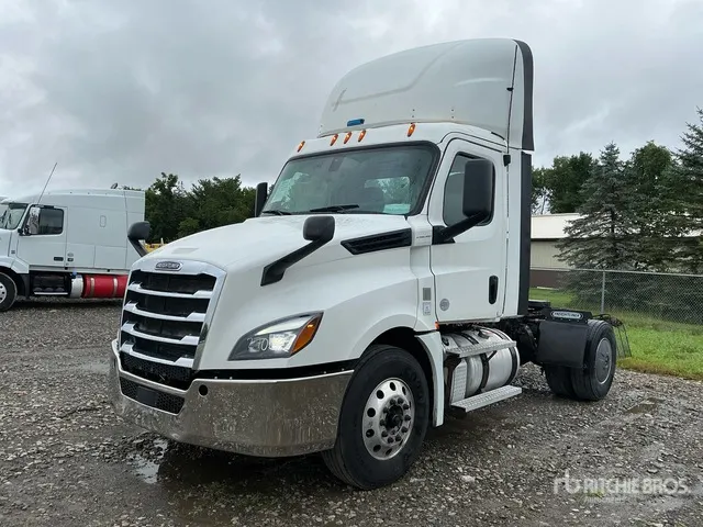 2019 Freightliner Cascadia 126 4x2 S/A Day Cab Truck Tractor