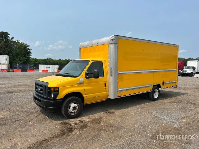 2016 Ford E-350 4x2 Van Truck