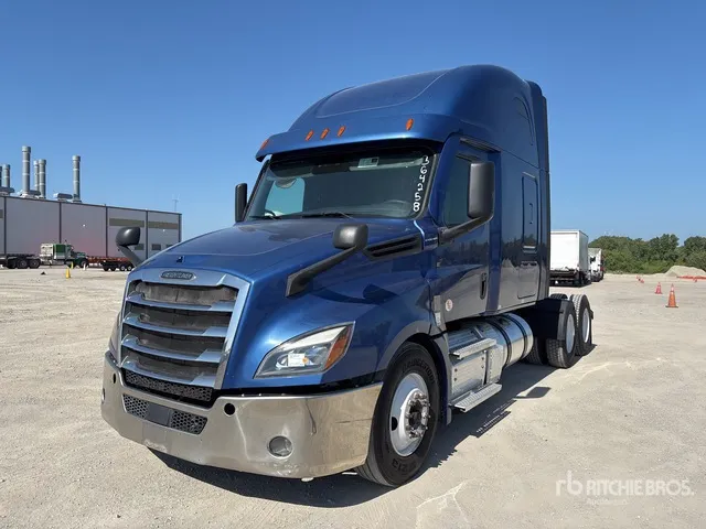 2020 Freightliner Cascadia 126 6x4 T/A Sleeper Truck Tractor