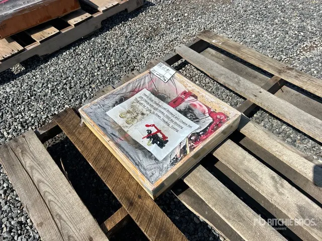 20 ft Heavy-Duty Ratchet Load Binders and Chains Set (Unused)