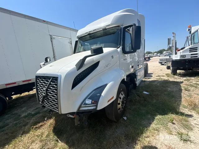 2023 Volvo VNL64T 6x4 T/A Sleeper Truck Tractor