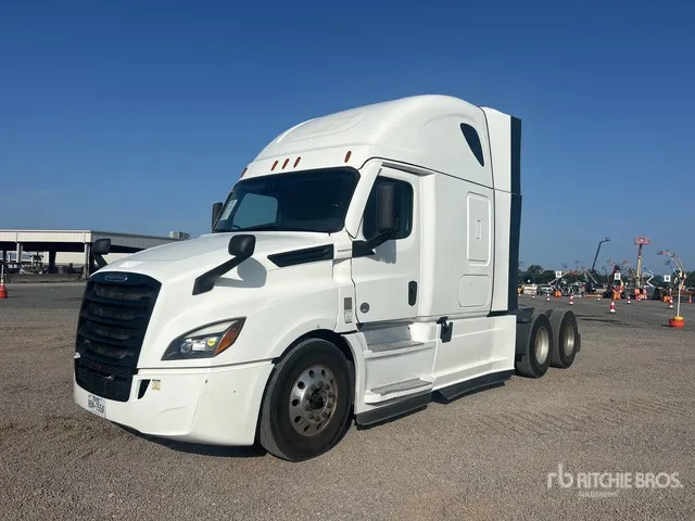 2022 Freightliner Cascadia 126 6x4 T/A Sleeper Truck Tractor