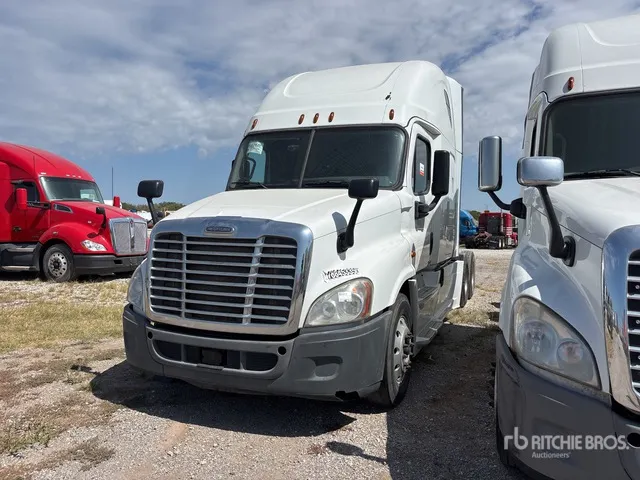 2017 Freightliner Cascadia 125 6x4 T/A Sleeper Truck Tractor