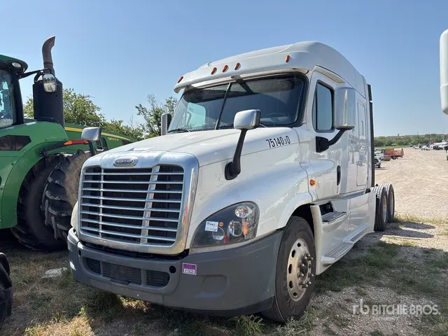 2018 Freightliner Cascadia 125 6x4 T/A Sleeper Truck Tractor