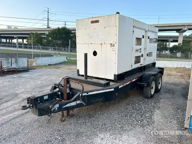 2011 Multiquip DCA-300SSCU 300 kVA Mobile Generator Set