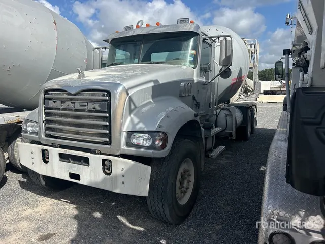 2017 Mack GU713 6x4 Mixer Truck