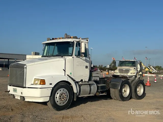 1992 Volvo Aero WCA 6x4 T/A Day Cab Truck Tractor