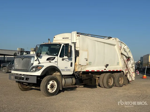 2014 International WorkStar 7400 6x4 Rear Loader Waste Collection Truck