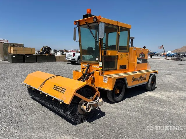 2003 Rosco Sweep Pro Self-Propelled Broom