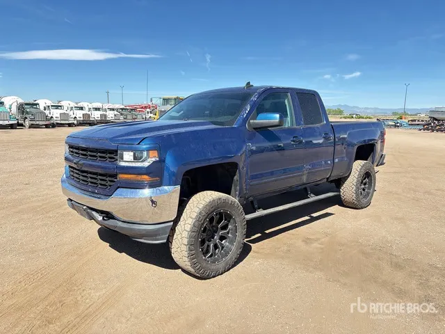 2017 Chevrolet Silverado 1500 4x4 Extended Cab Pickup