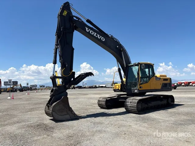 2014 Volvo EC220DL Tracked Excavator