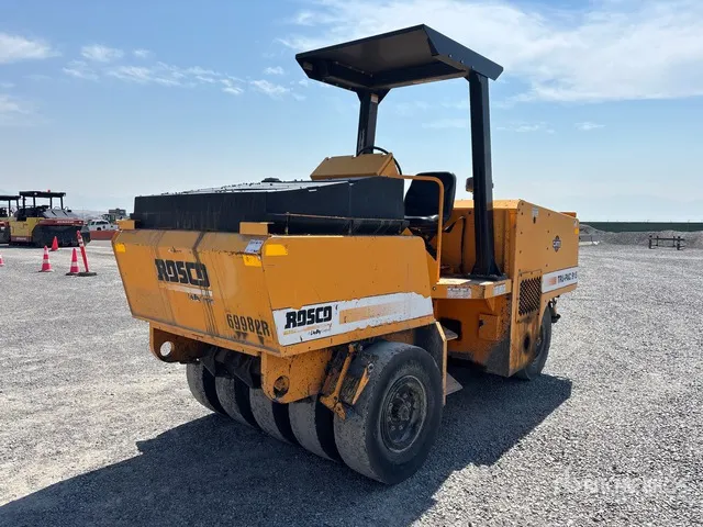 2011 Rosco 915 9 Wheel Pneumatic Roller