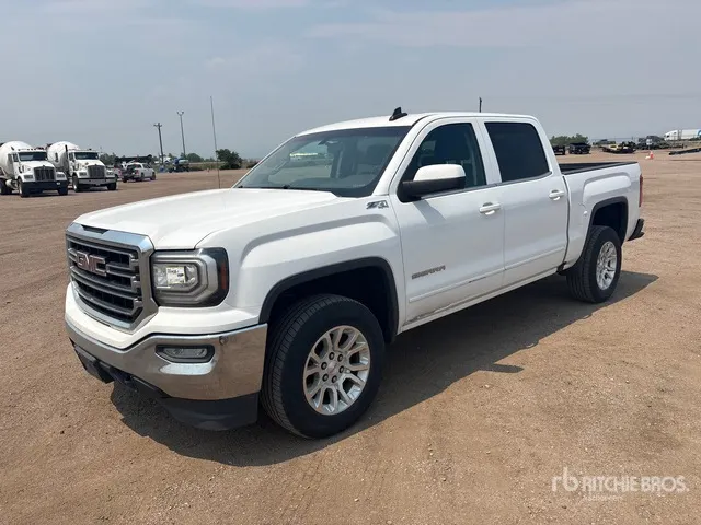 2018 GMC Sierra 1500 SLE 4x4 Crew Cab Pickup