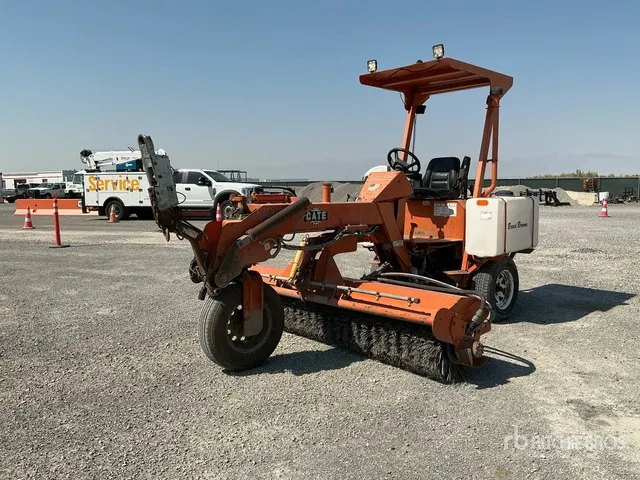 2001 Broce BB250B Self-Propelled Broom