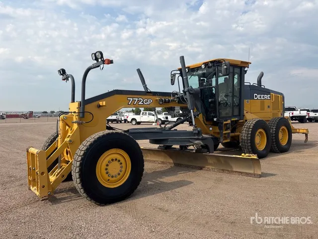 2015 John Deere 772GP AWD Motor Grader