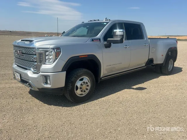 2021 GMC 3500 HD Denali 4x4 Crew Cab Pickup