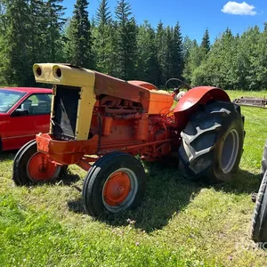 1961 Case 930 2WD Wide Front Antique Tractor (Inoperable)