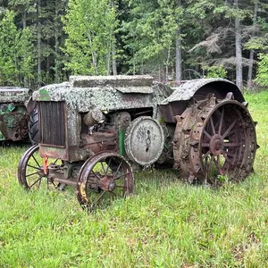 John Deere 2WD Wide Front Antique Tractor