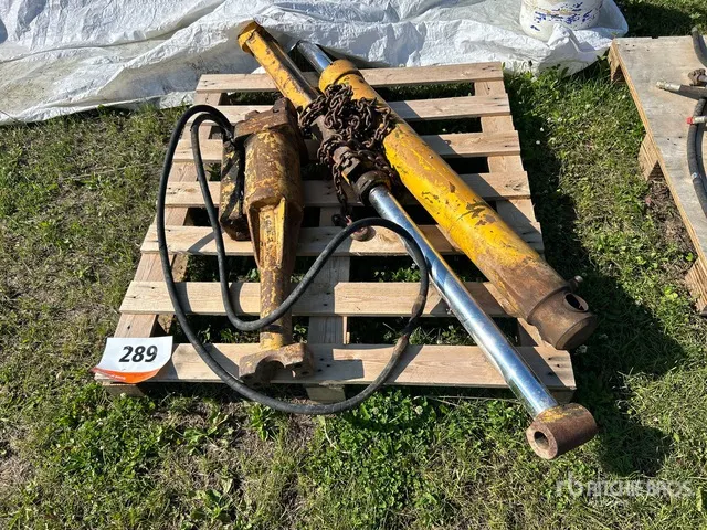 Quantity of Hydraulic Cylinders