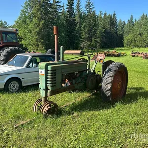 John Deere 2WD Narrow Front Antique Tractor