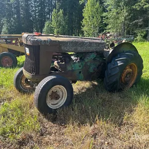 John Deere 2WD Wide Front Antique Tractor
