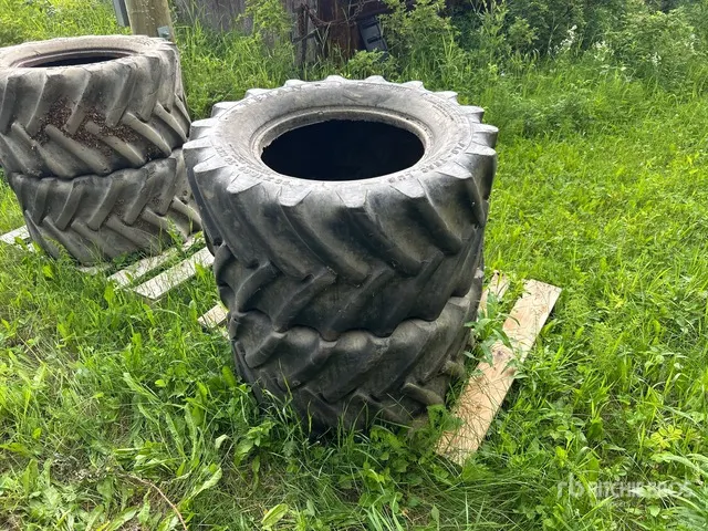 Titan 38x18.0-20 Tires
